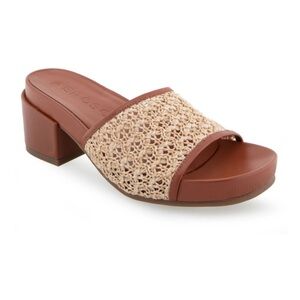 Areosoles Clark Sandal
Size 10.5